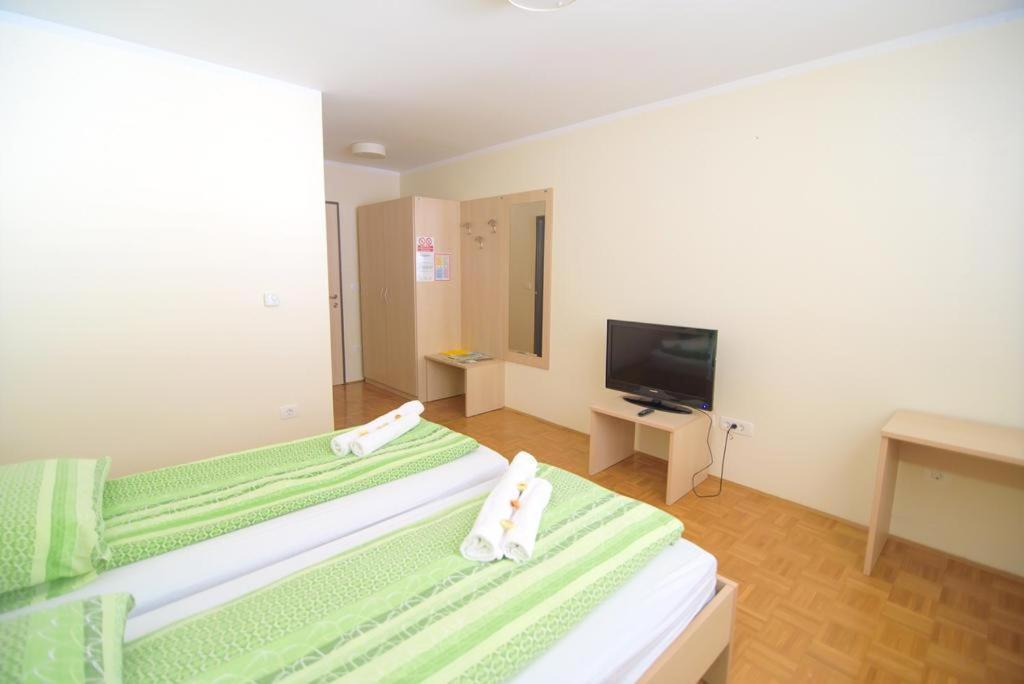 Hotel Oskar Hrib-Loski Potok Dış mekan fotoğraf